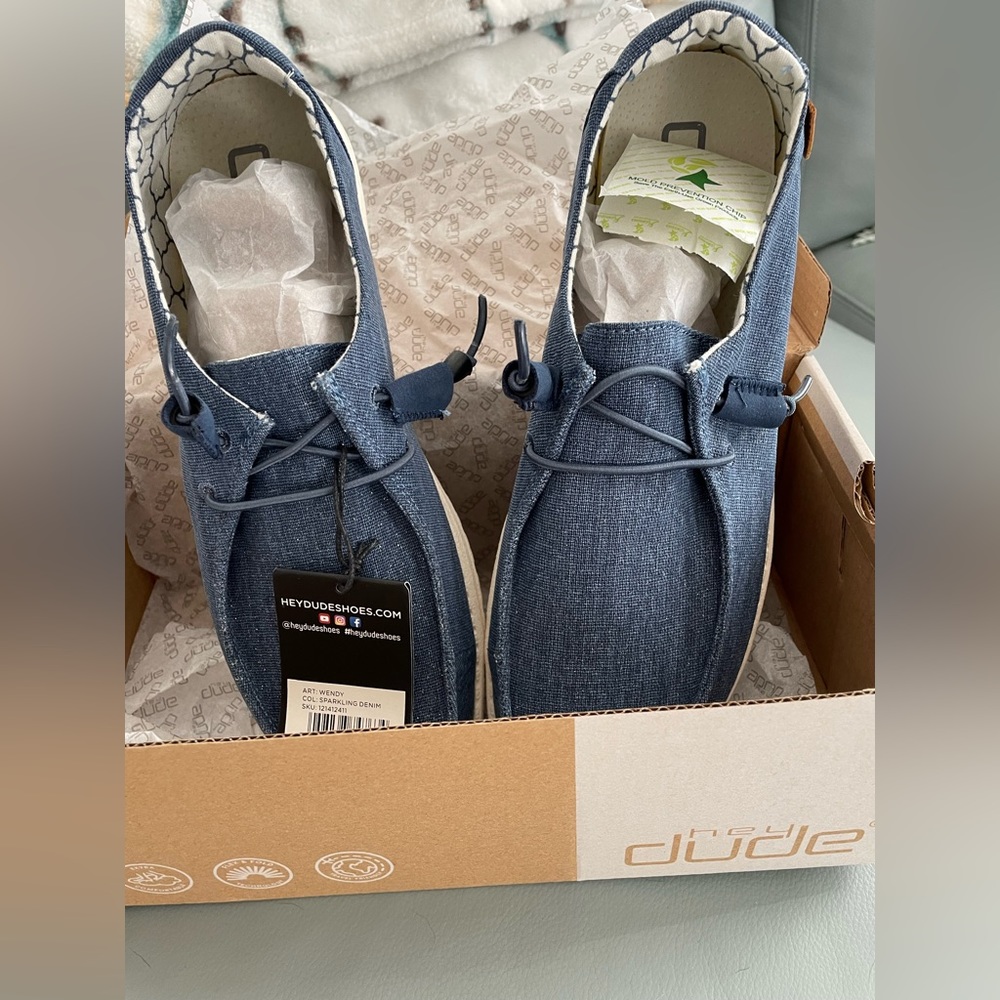 Hey Dude Wendy BNWT Women’s sz 9 shoe